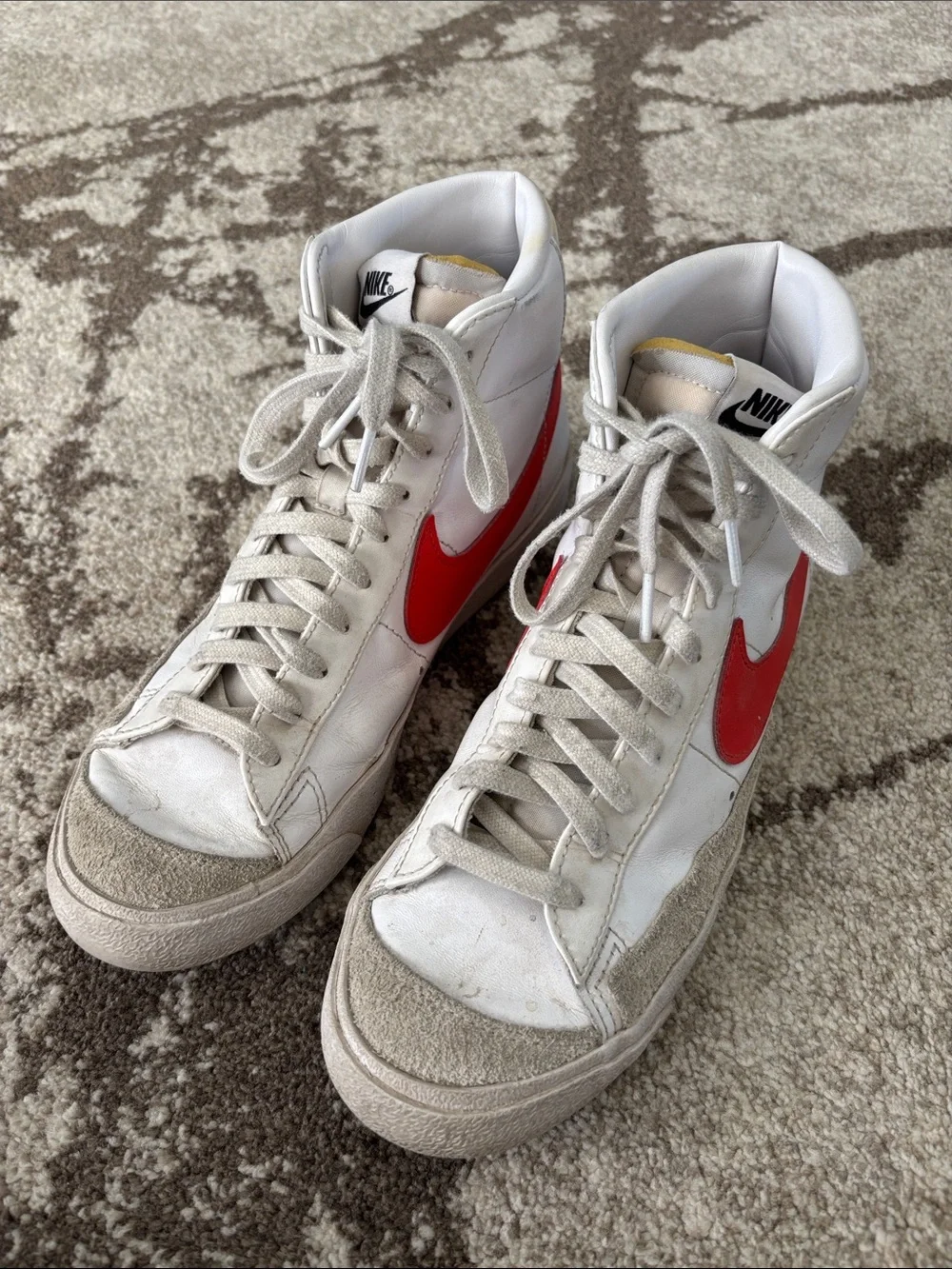 Nike - Blazer Mid '77 Vintage 'Habanero Red'!!